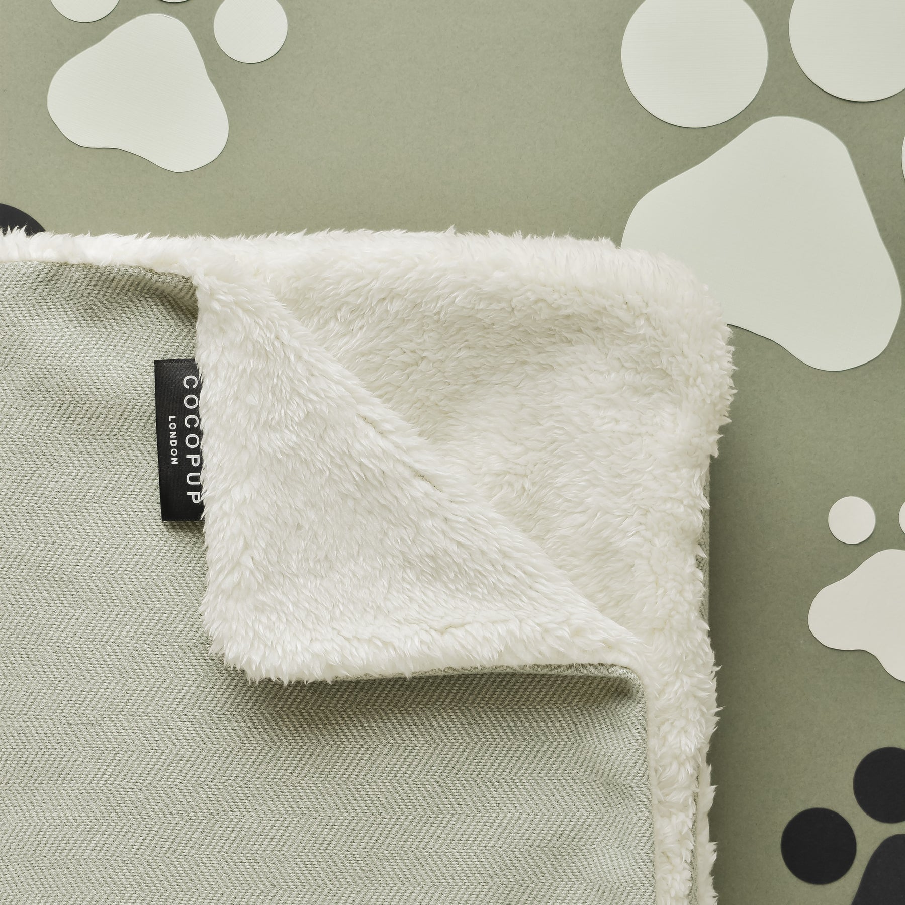 Soft Sage Tweed Dog Blanket with Fluffy Lining for Comfort