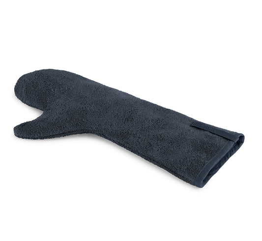 Effortless paw cleaning with dog drying glove