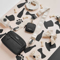 Indlæs billedet i galleriviseren, Black Dog Walking Bag Bundle - Champagne Velvet
