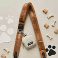 Cargar imagen en el visor de la Galería, Teddy Bag Strap - Paddington - Dog Lovers
